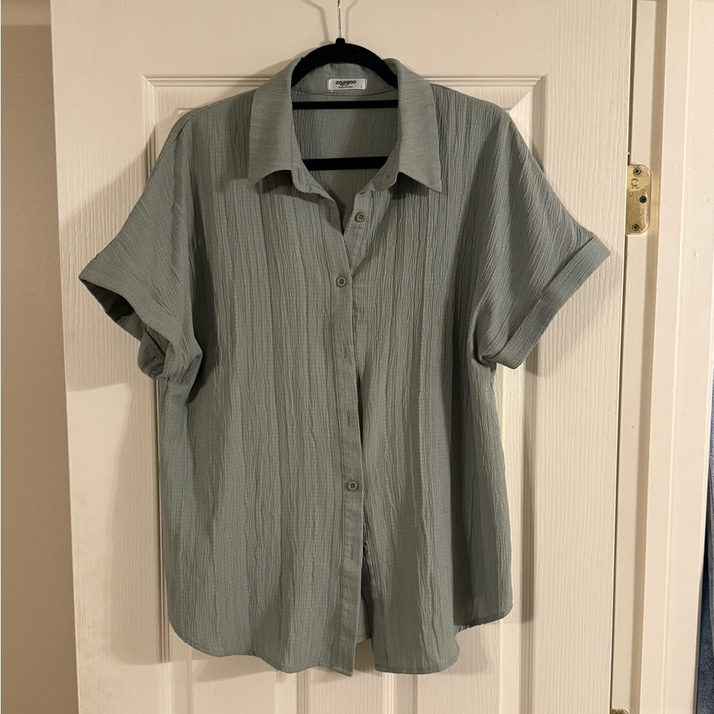 Women’s Green Short Sleeve Shirt